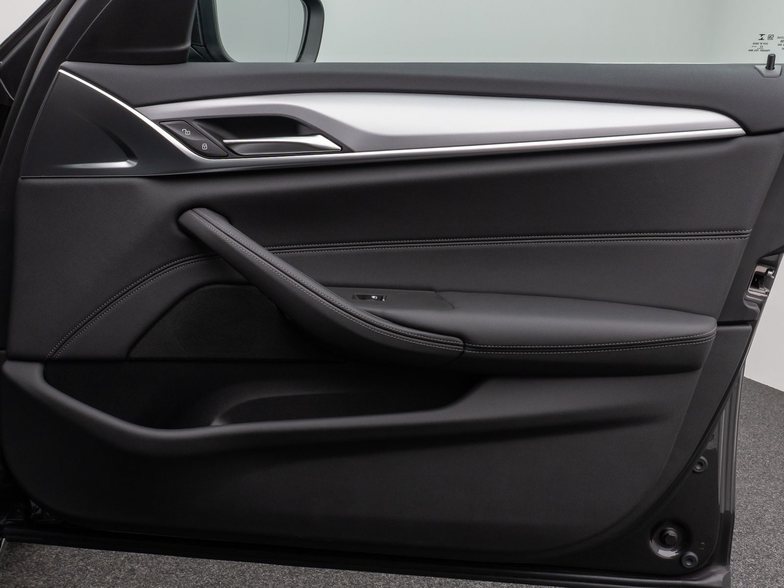 Fahrzeugabbildung BMW 520i PDC DAB CockPitPro Sitzhzg Alarm LED Leder