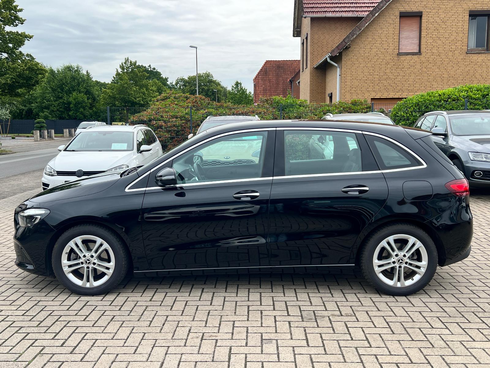 Mercedes-Benz B 180 Kamera+Leder+AHK+Scheckheft+LED+Widescreen