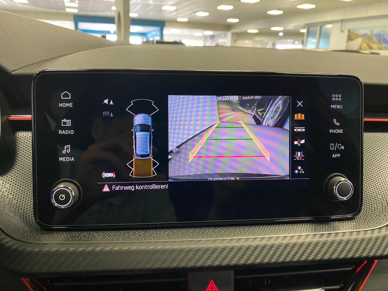 Fahrzeugabbildung SKODA Kamiq 1.5 TSI DSG Monte Carlo+MATRIX+PANORAMA+BC