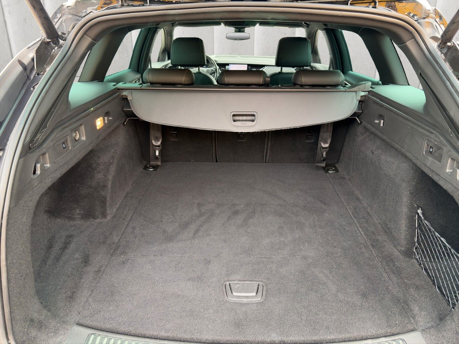 Fahrzeugabbildung Opel Insignia B Sports Tourer 4x4*AHK*Massage*LED*SHZ