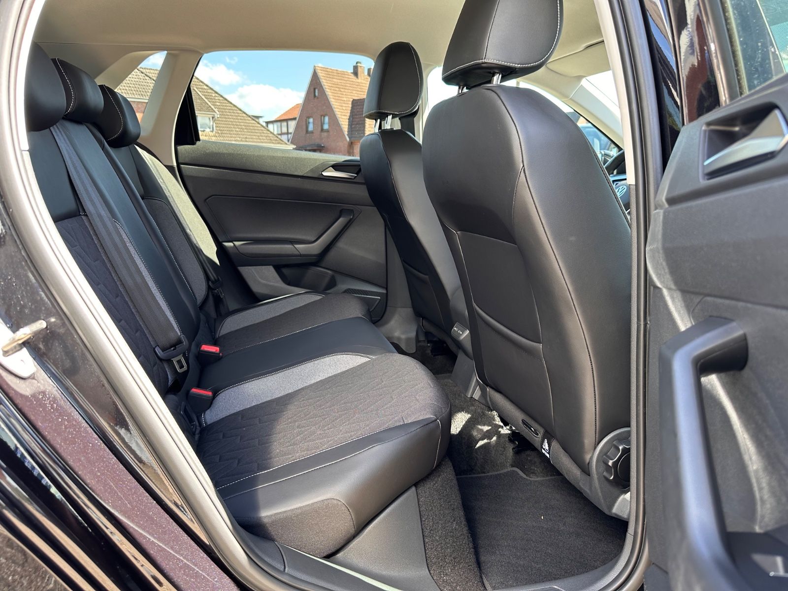 Fahrzeugabbildung Volkswagen Polo 1.0 TSI Goal DSG ACC/APP/GJR/LED/PDC