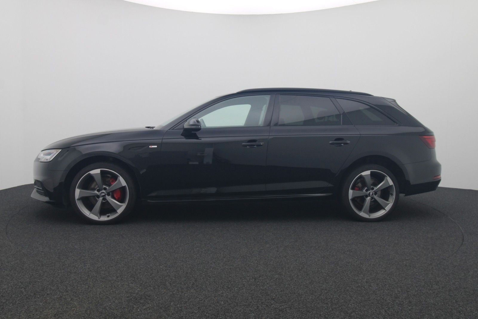Fahrzeugabbildung Audi A4 Avant 2.0 quattro sport S-Line 19"  Rotor