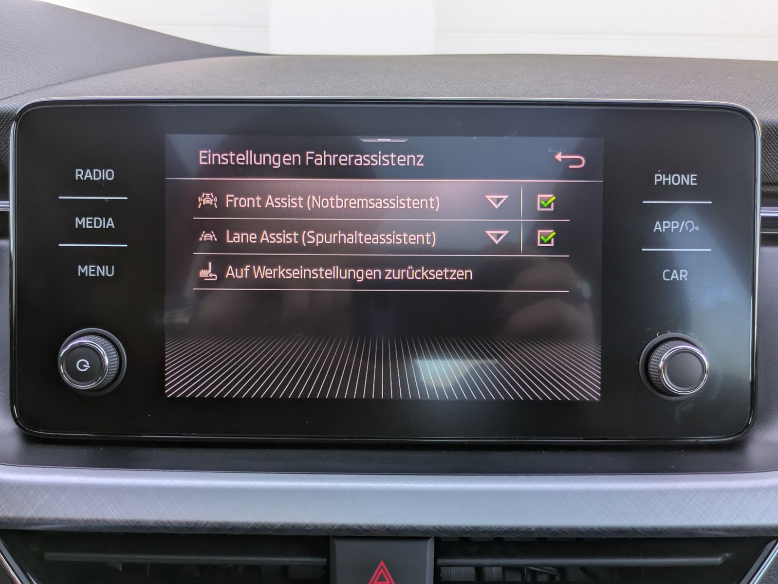 Fahrzeugabbildung SKODA Kamiq 1.0 TSI Tour DSG LED*PANO*SMART LINK*CAM