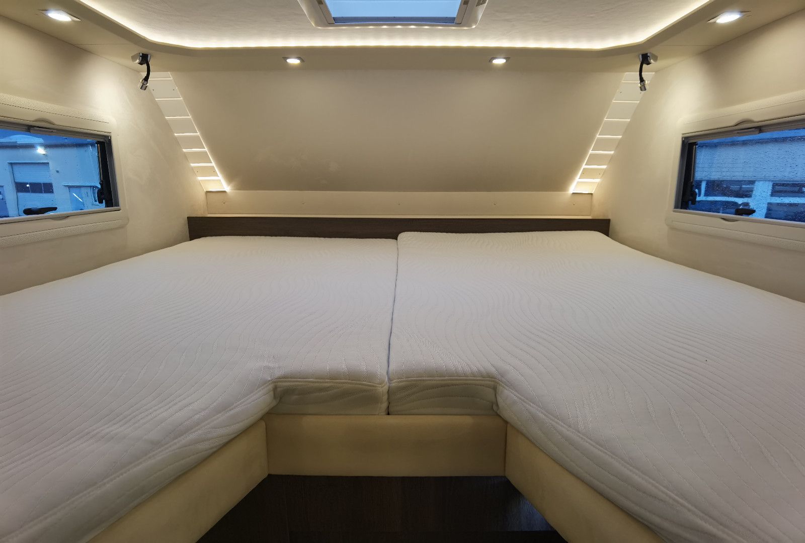 Fahrzeugabbildung Phoenix Maxi-Alkoven 7900 QRSL Modell 2025