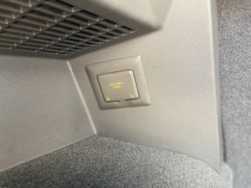 Volkswagen Tiguan - 11