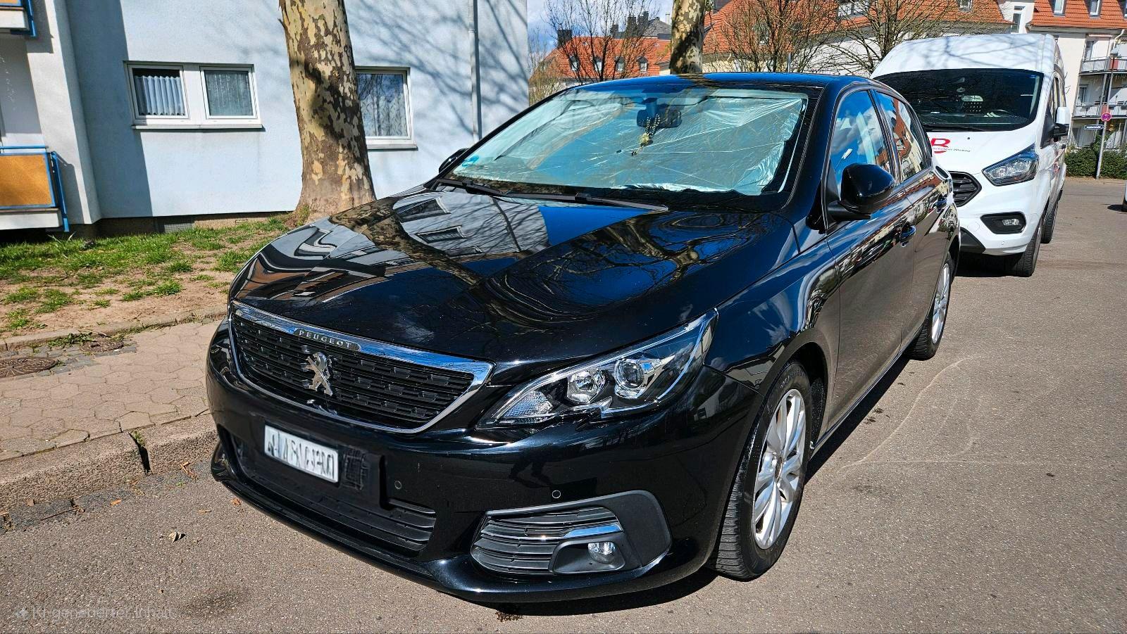 Peugeot e-308