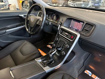 Volvo V60 Kombi Linje Business *Navi*Klima*AHK*Xenon*