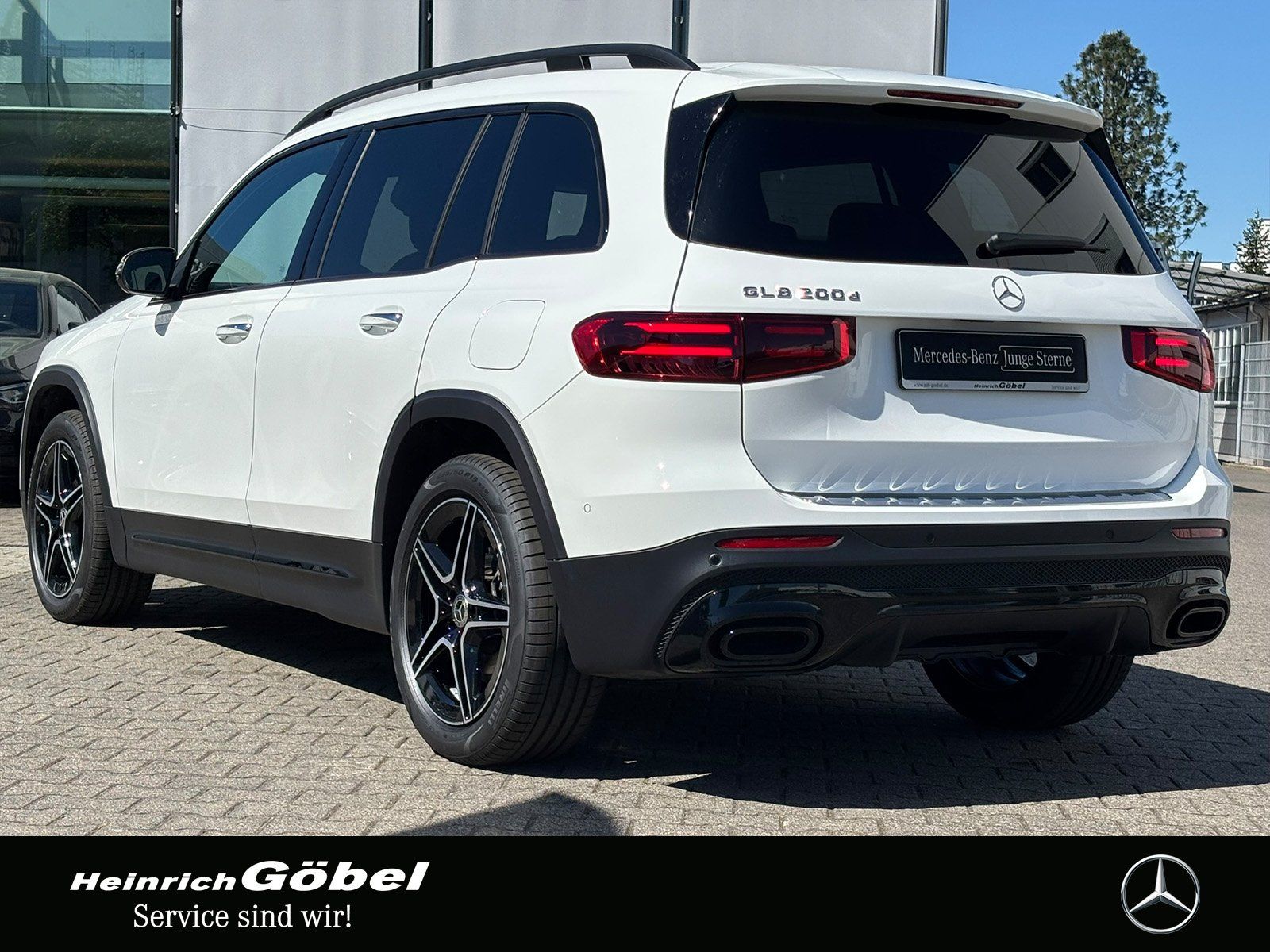 Fahrzeugabbildung Mercedes-Benz GLB 200 d AMG*PANO*AHK*TOTWINKEL*AMBIENTEBEL