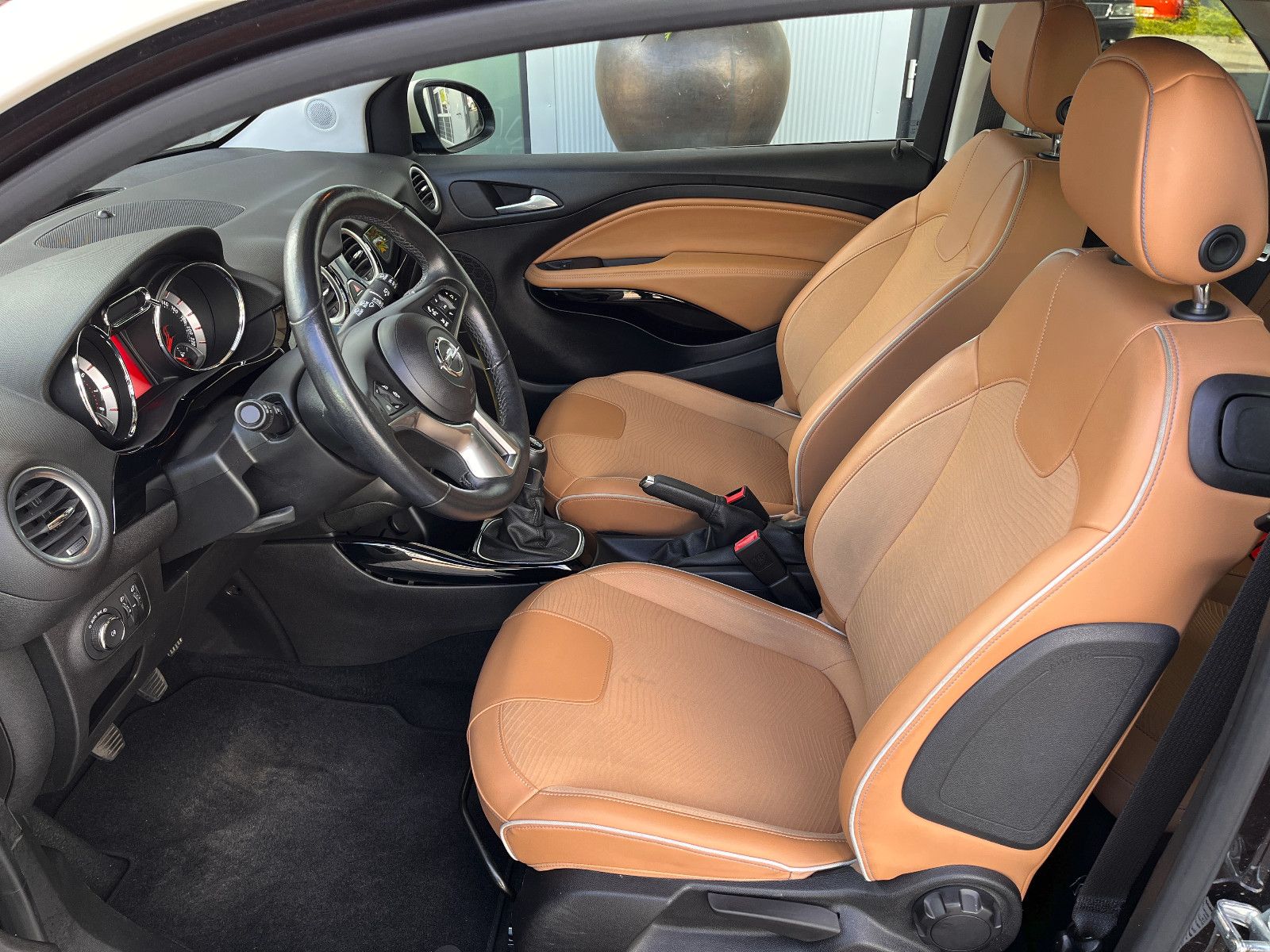 Fahrzeugabbildung Opel Adam Rocks 1.0 Turbo 85 KW Faltdach