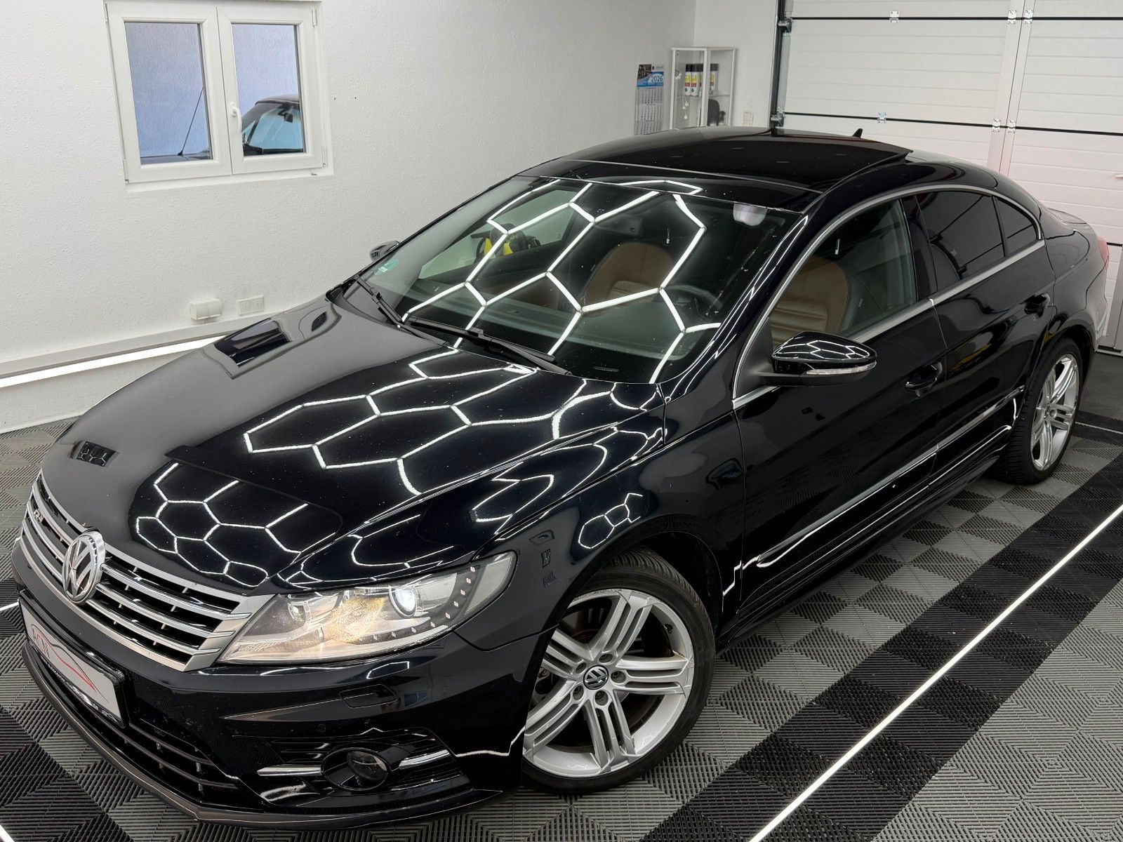 Fahrzeugabbildung Volkswagen CC R-LINE/SHZ/KLIMAUT./XENON/PANORAMADACH