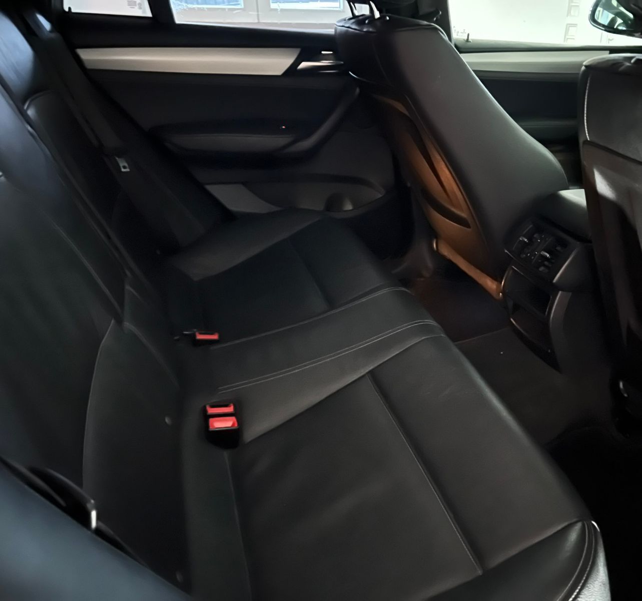 Fahrzeugabbildung BMW X4 xDrive 20 d M SPORT PAKET/LEDER/NAVI/KAMERA