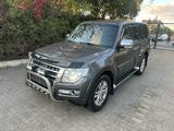 Mitsubishi Pajero 3.2 DI-D Diamant Edition - Mitsubishi Pajero mit Diesel-Antrieb: Automatik