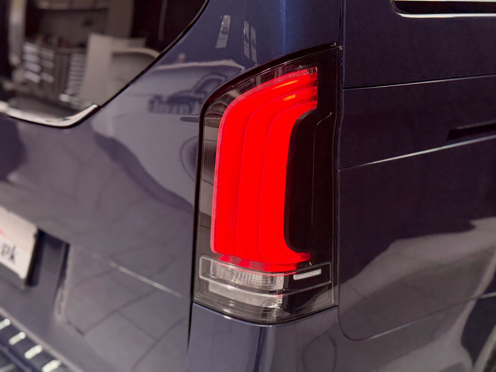 Fahrzeugabbildung Mercedes-Benz V250d lang EXCLUSIVE|AMG|BURMESTER|PANO|ACC|360°