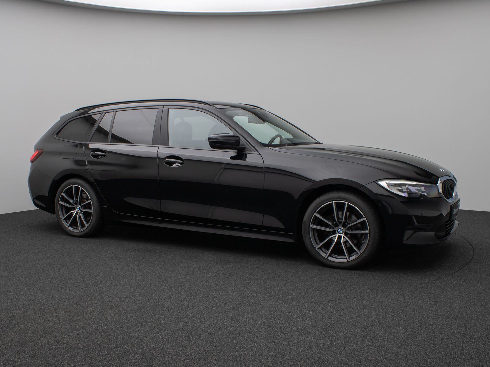 Fahrzeugabbildung BMW 320d  Kamera DAB HiFi DrivAssist Alarm LED Sport