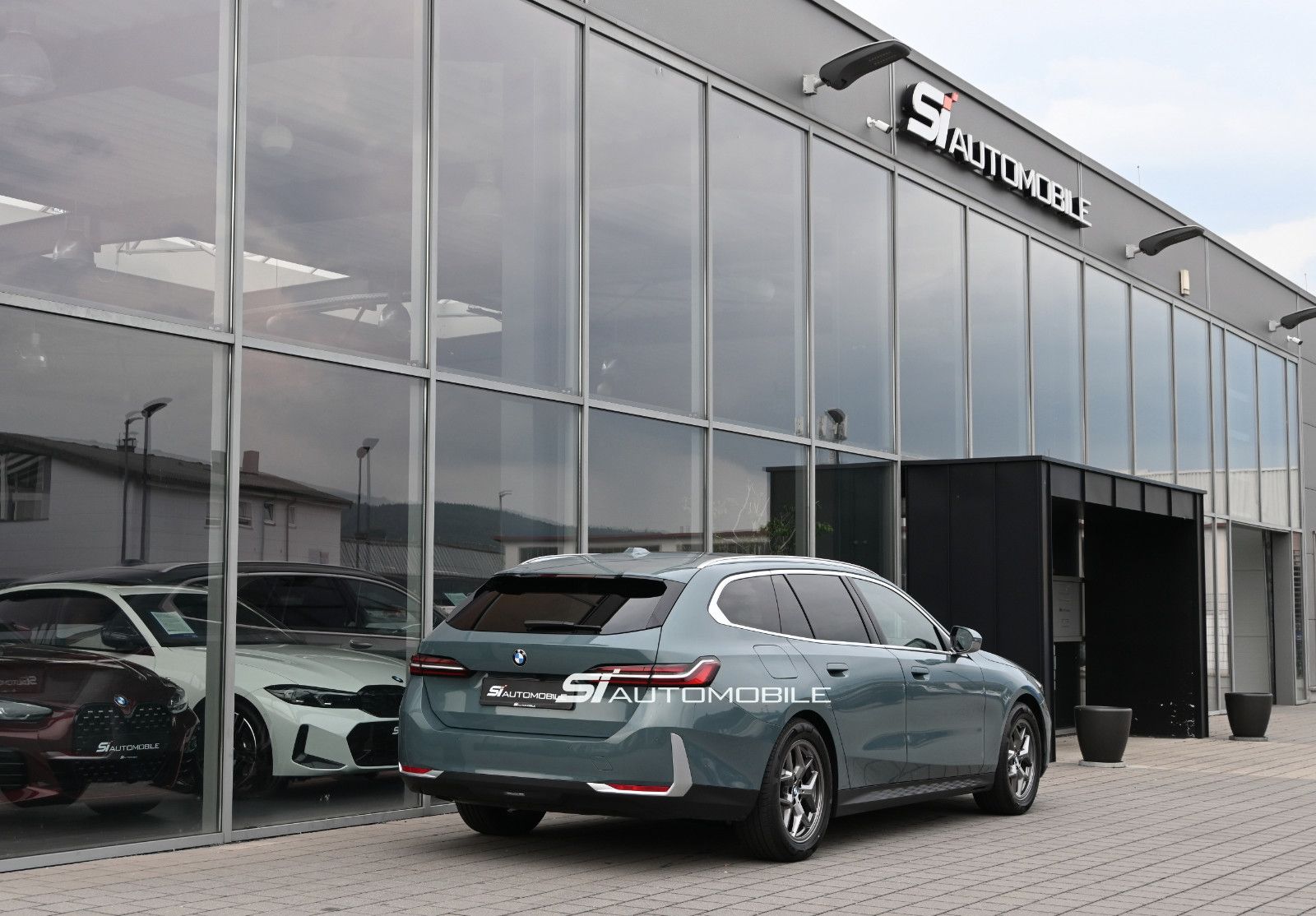 Fahrzeugabbildung BMW 520d xDr. Touring °AD.FAHRWERK PROF°KOMFORTSITZ°