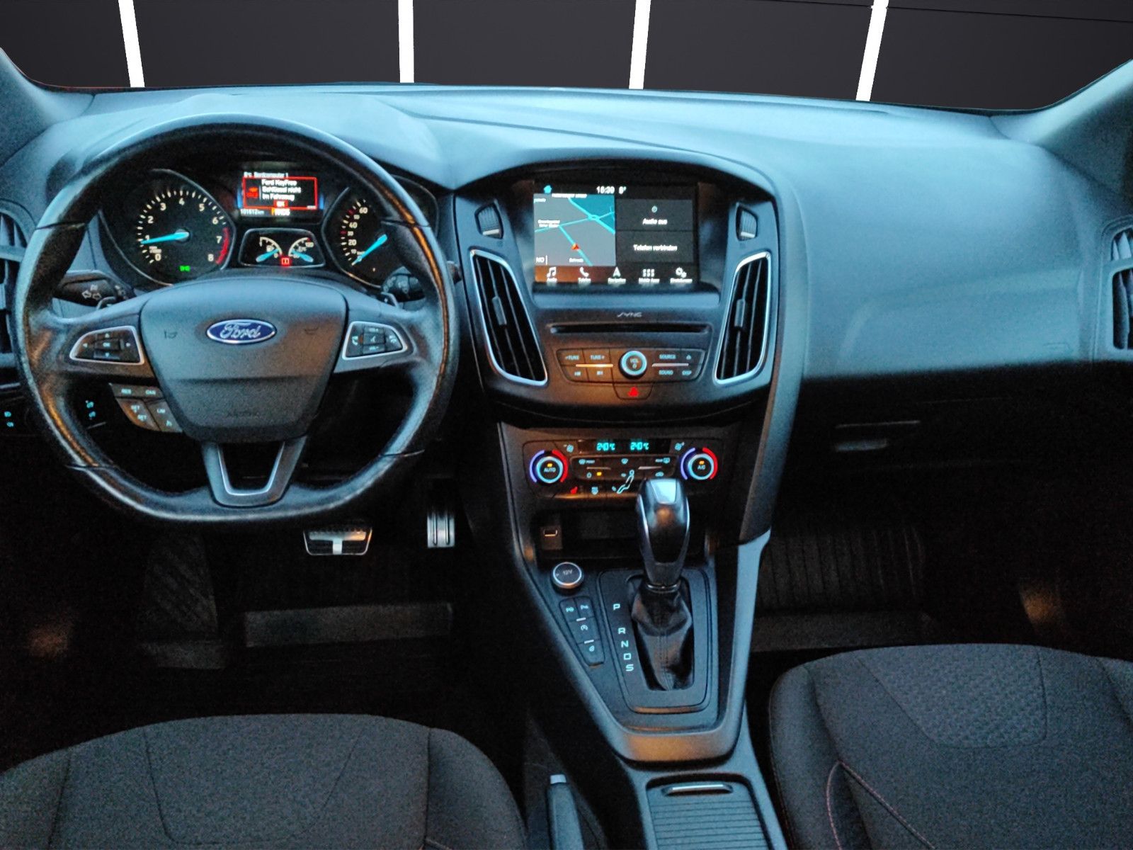 Fahrzeugabbildung Ford Focus Turnier ST-Line*Navi*SitzHZ*LenkradHZ*Blth