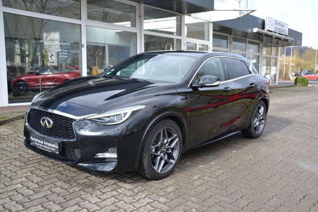 Infiniti Q30 2.0t DCT AWD Sport BLACK CITY*PANORAMA