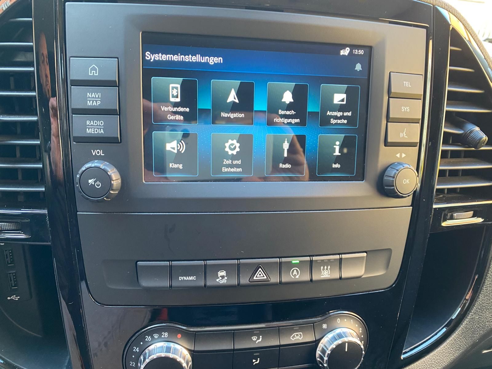 Fahrzeugabbildung Mercedes-Benz Vito 116 d 4x4 PRO Lang/AHK/RFK/Navi/STHZ