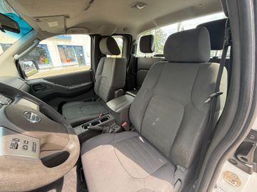 Nissan Navara - 10