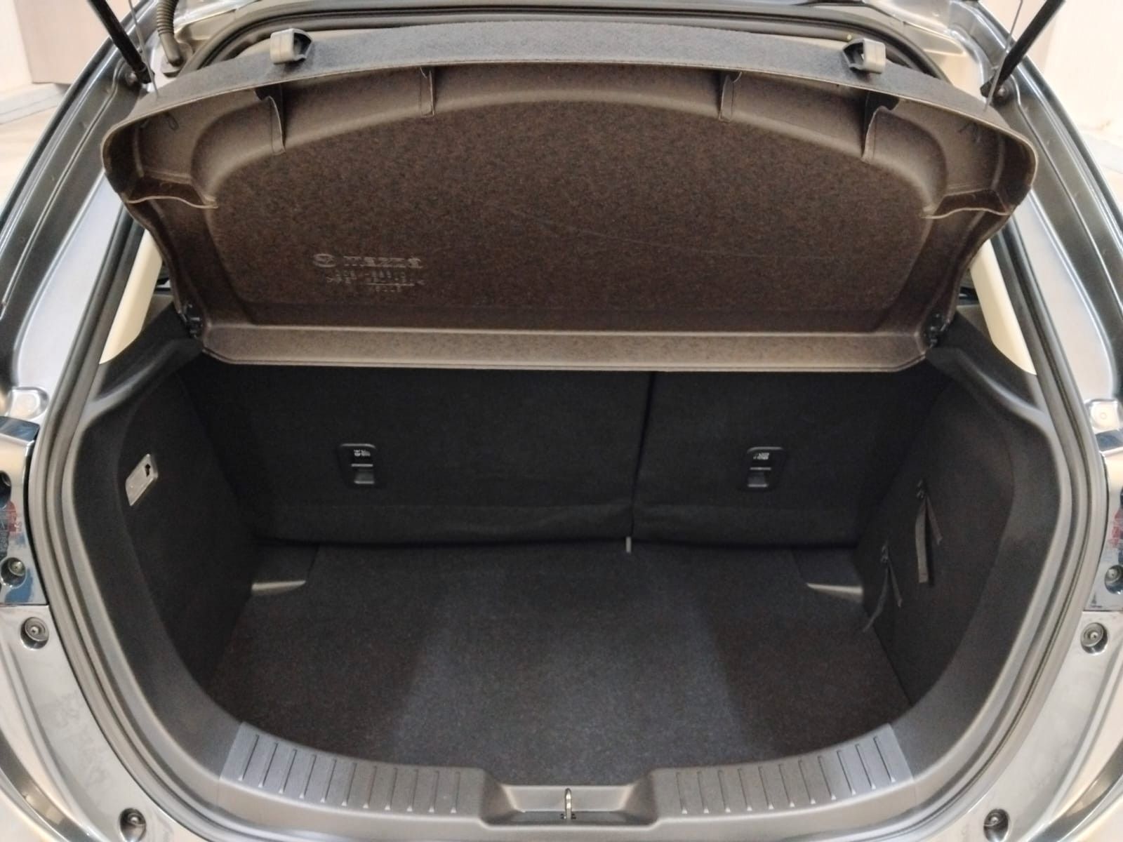 Mazda 2 (06/2026, Benzin)