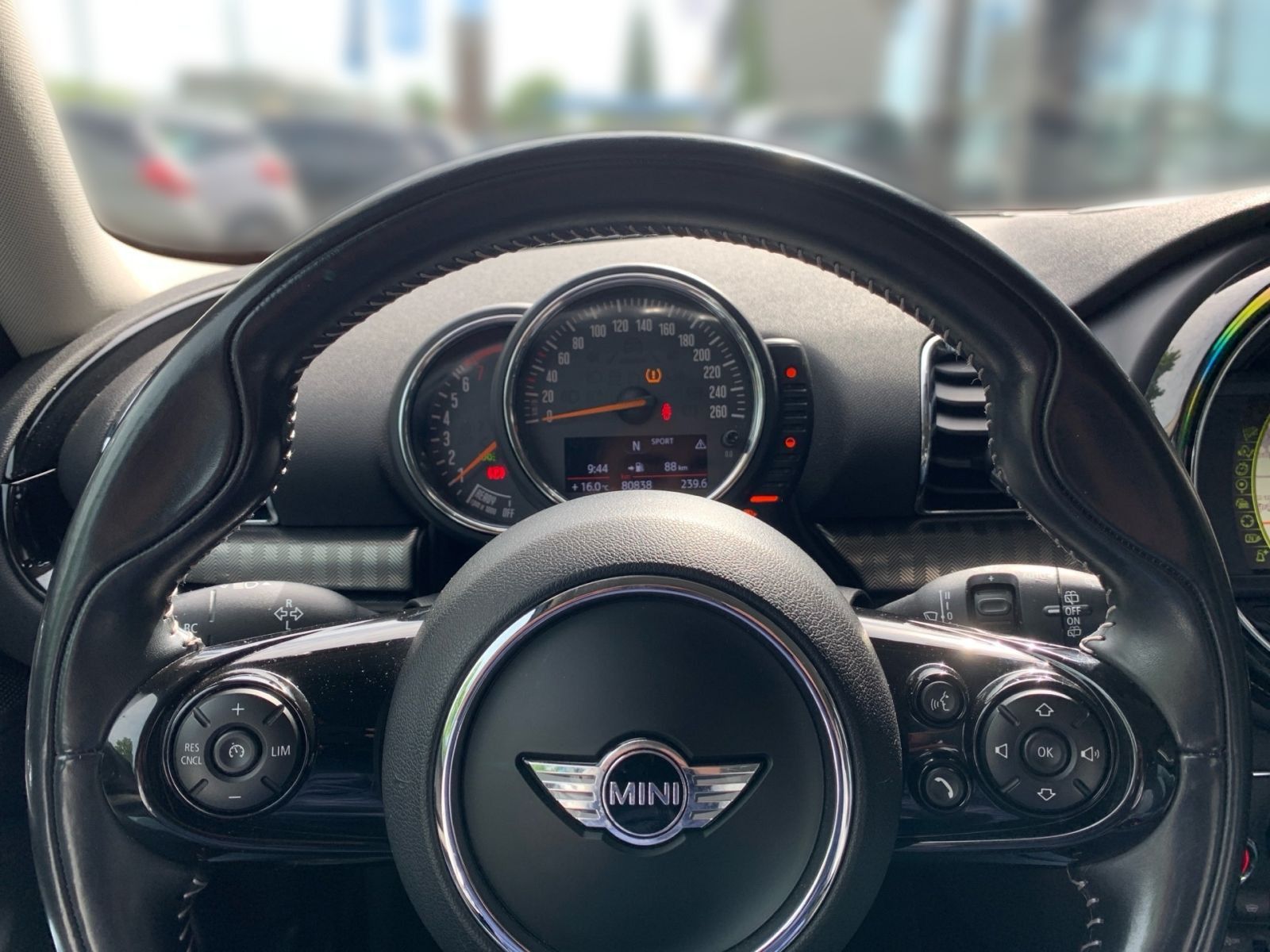 Fahrzeugabbildung MINI Clubman Cooper 1.5 Navi Leder LED PDC