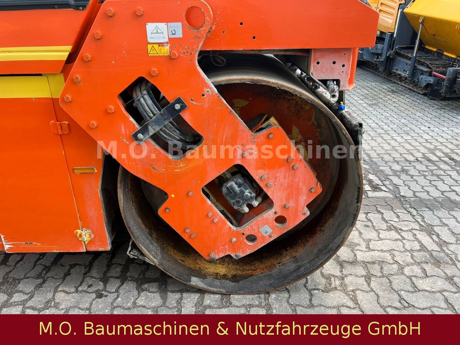 Fahrzeugabbildung Dynapac CC 222 CHF / Kombiwalze / 7.25 t / AC /