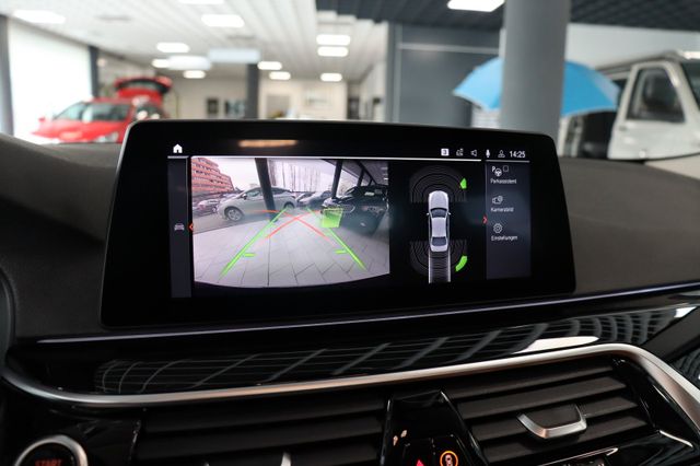 Fahrzeugabbildung BMW 530 d xDrive Sport Line|1HAND|VIRTUAL|LED|KAMERA