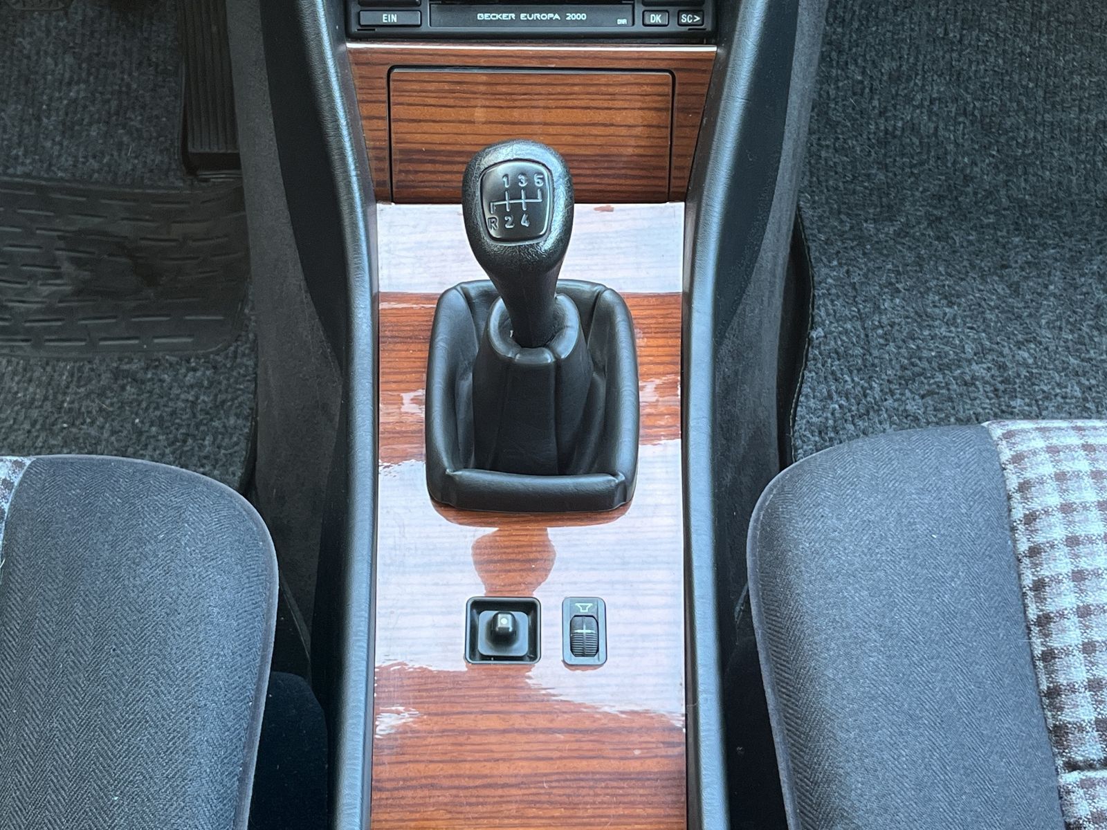 Fahrzeugabbildung Mercedes-Benz E 230 CE*W124C*1 Hand*128tkm* Guter Zustand*