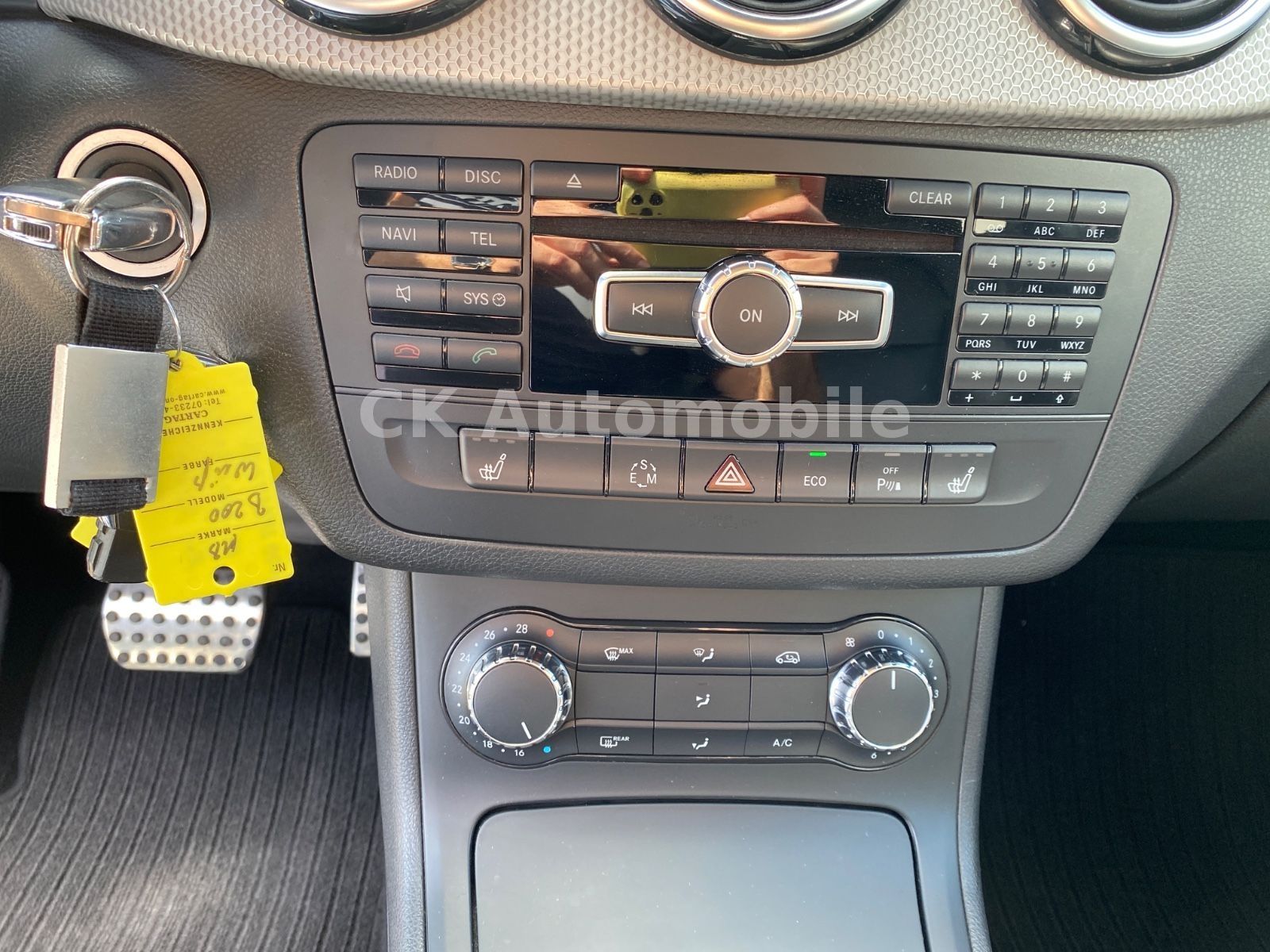 Fahrzeugabbildung Mercedes-Benz B200 Automatik Night-Paket/Leder/Bi-Xenon/Kamera