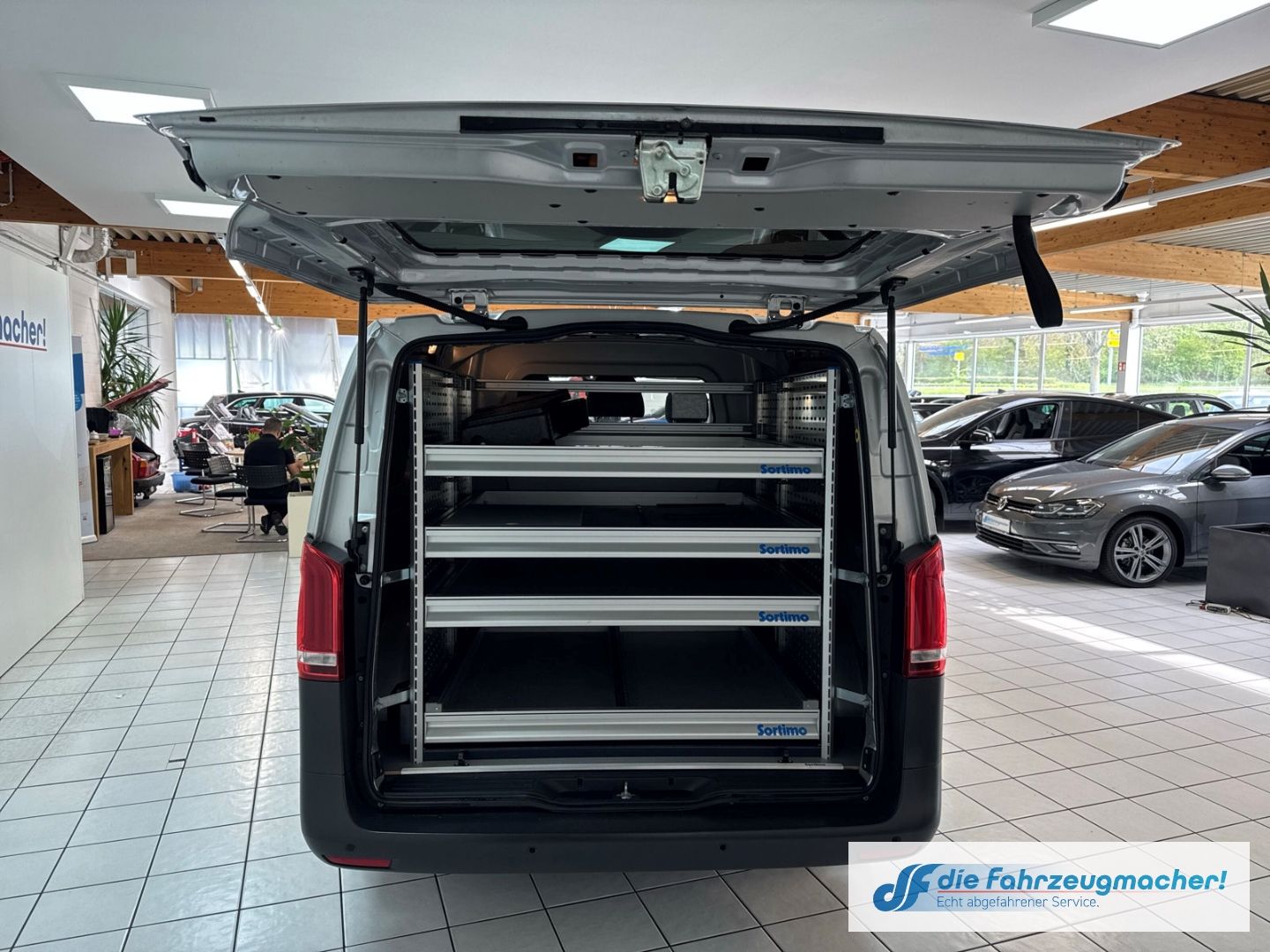 Fahrzeugabbildung Mercedes-Benz Vito Mixto 119 CDI 4x4 lang LED Navi *EXPORT