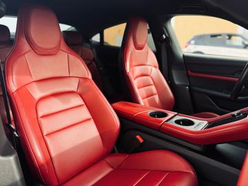 2020 Porsche TAYCAN 照片 10