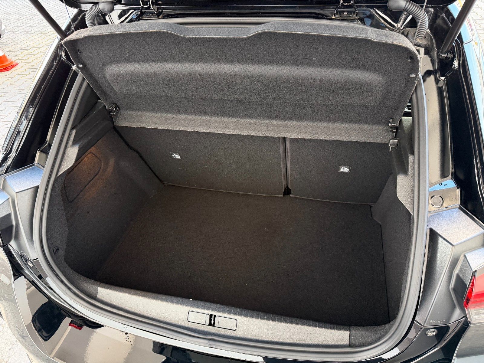Fahrzeugabbildung Opel Corsa F 1.2 Turbo GS KlimaA,LED,Navi,SHZ,Kam.,LM