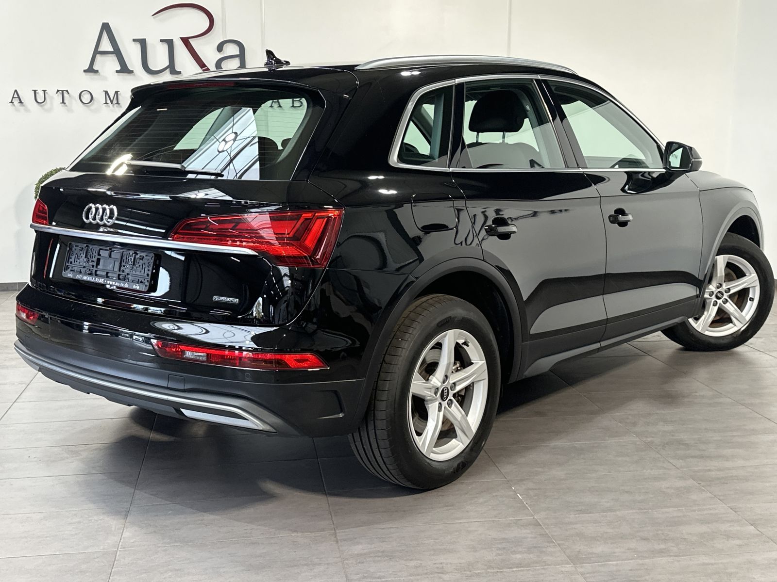 Fahrzeugabbildung Audi Q5 50 TFSI e Quattro NAV+LED+KAM+V-COCK+TEMPOMAT