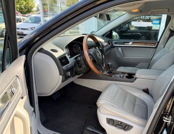 Volkswagen Touareg - 5