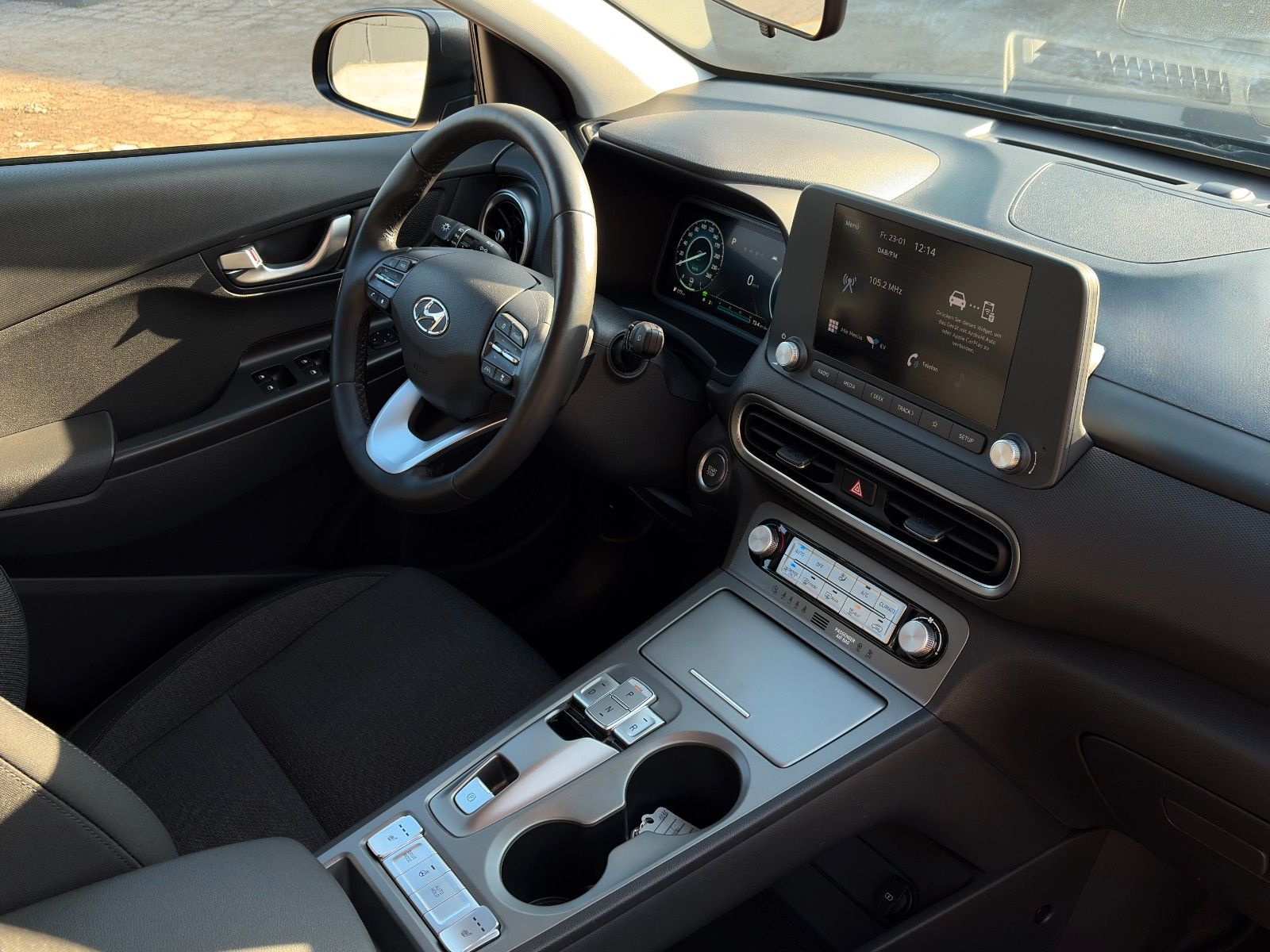 Fahrzeugabbildung Hyundai Kona Select Elektro ACC LKAS PDC CAM SHZ CarPlay