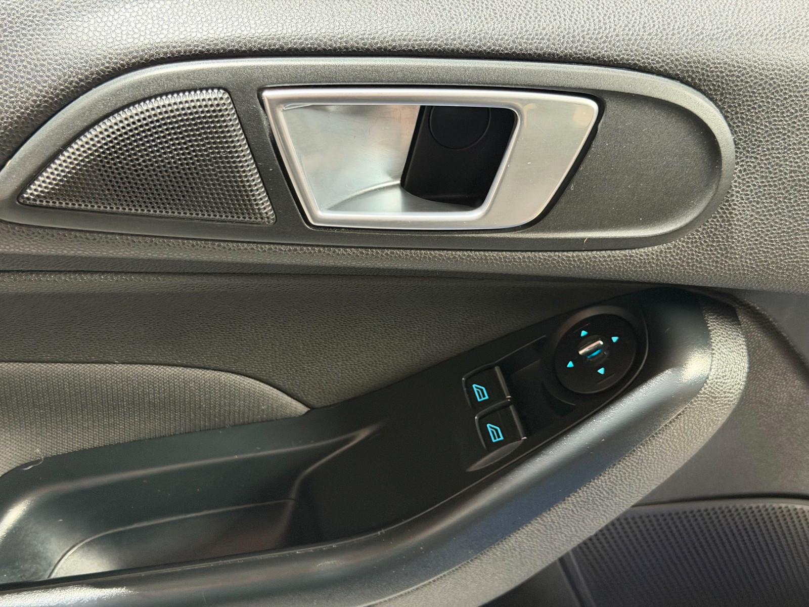Ford Fiesta Sync Edition 1,25 Sitzheizung