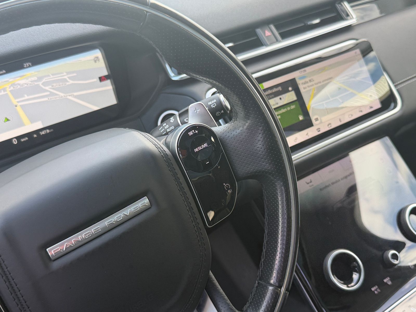 Fahrzeugabbildung Land Rover Range Rover Velar SE/PANO/KAMERA/MERIDIAN/MASSAG
