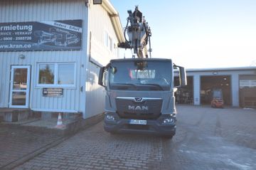 MAN MAN Böcker 46-6000 mit Bühne