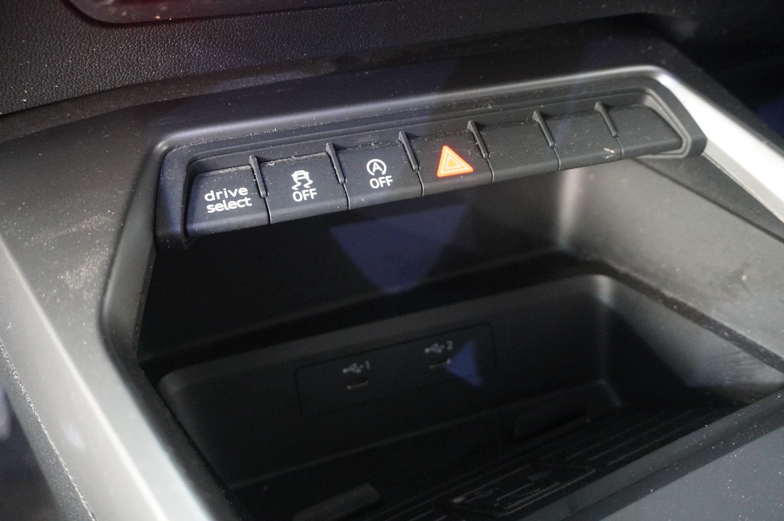 Fahrzeugabbildung Audi A3 Sportback 35 TFSI NAVI/LED/SPORT/SHZ/VIRT/DAB