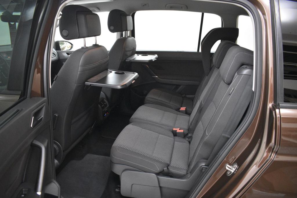 Volkswagen Touran 1.4 TSI Comfort 7SI+NAVI+LED+SHZ+ACC+AHK+