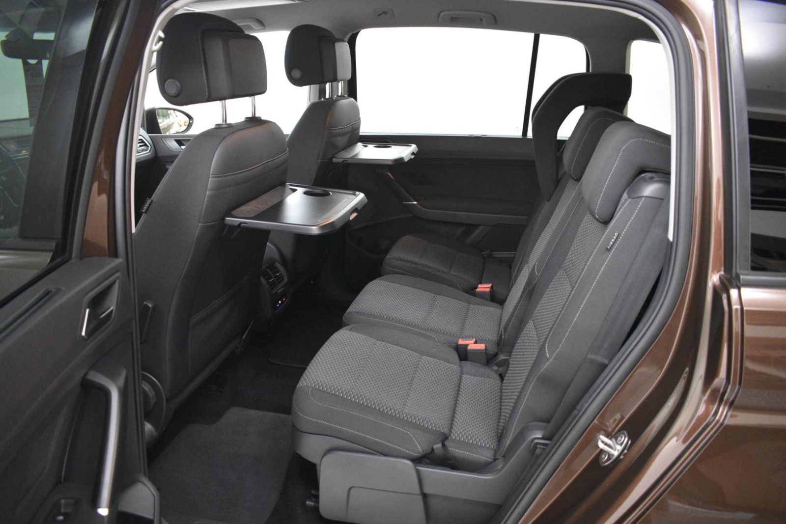 VW Touran 1.4 TSI Comfort 7SI+NAVI+LED+SHZ+ACC+AHK+ - Image 17