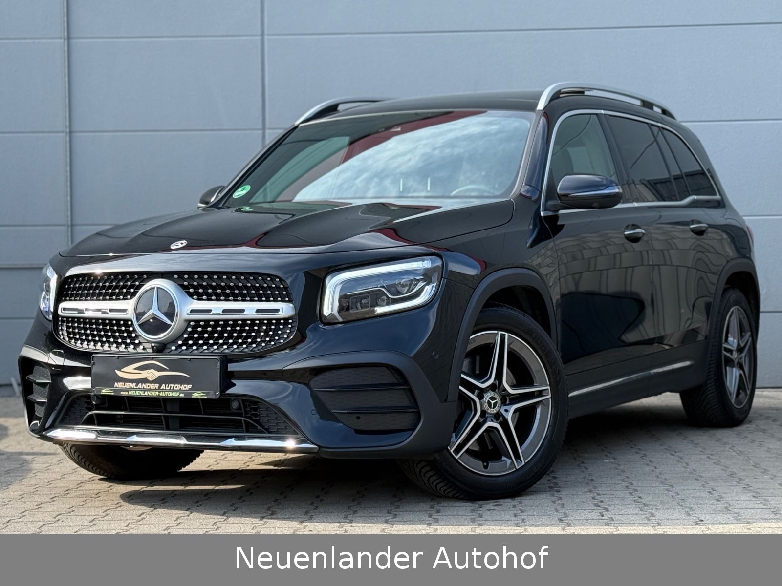 MERCEDES-BENZ GLB 220 d 4Matic*AMG*7-Sitzer*Pano-Dach*360°*LED