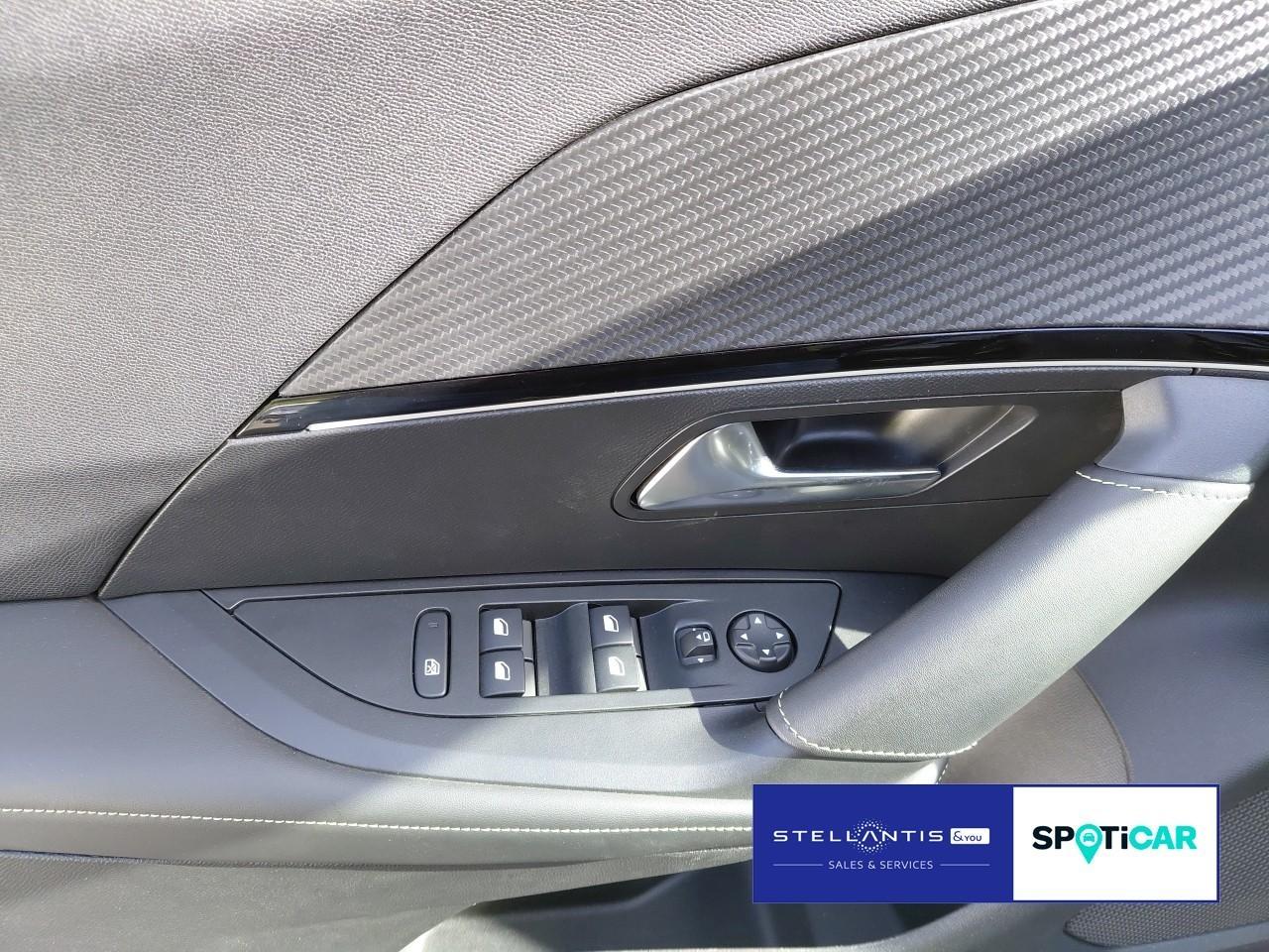 Peugeot 2008 GT BlueHDi 130 EAT8 AHK ACC EGSD SITZHZG