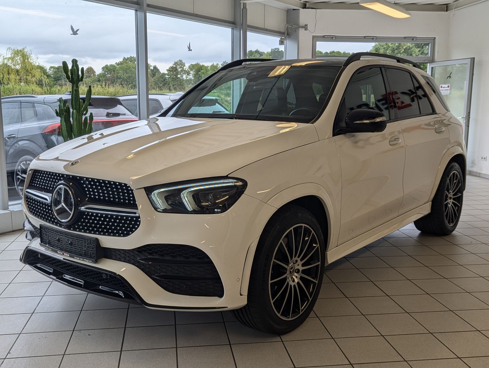MERCEDES-BENZ GLE 400 d 4M AMG Pano Burmester Multibeam AHK 21 - Image 3