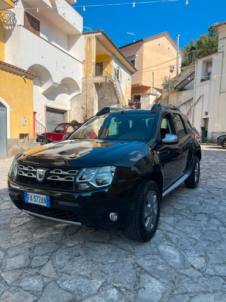 Dacia Duster 2015 — rear view