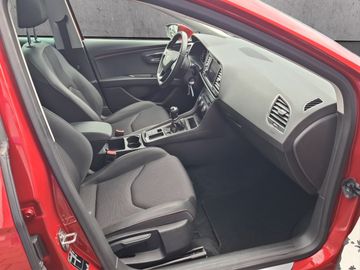 Fahrzeugabbildung SEAT Leon FR 1.5 TSI Panorama 18 Zoll Navi Klima