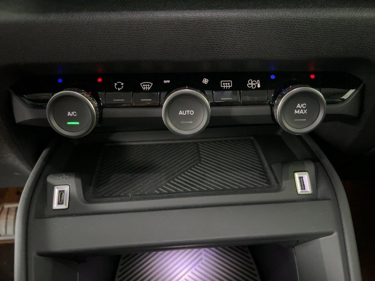 Citroën C4 Elektromotor e- ë- Shine LED+Navi+SD