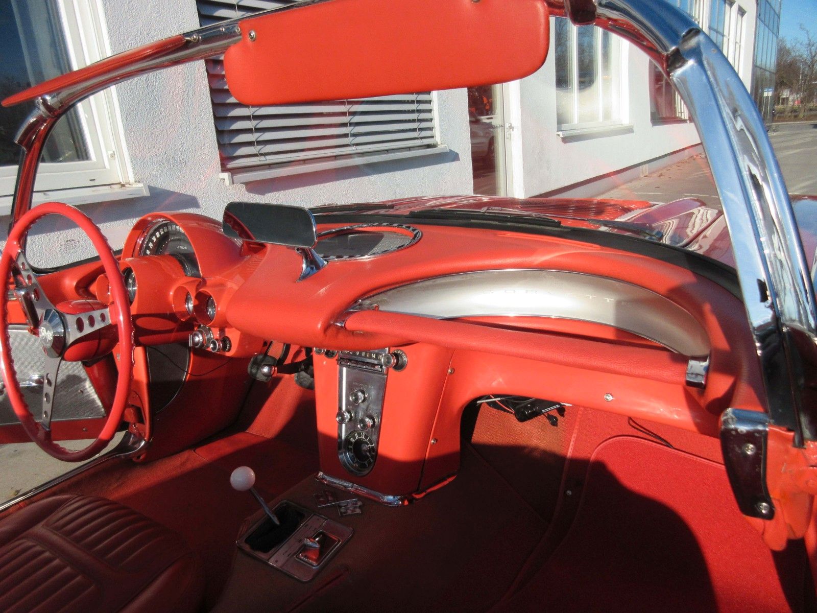 Vehicle photo 21