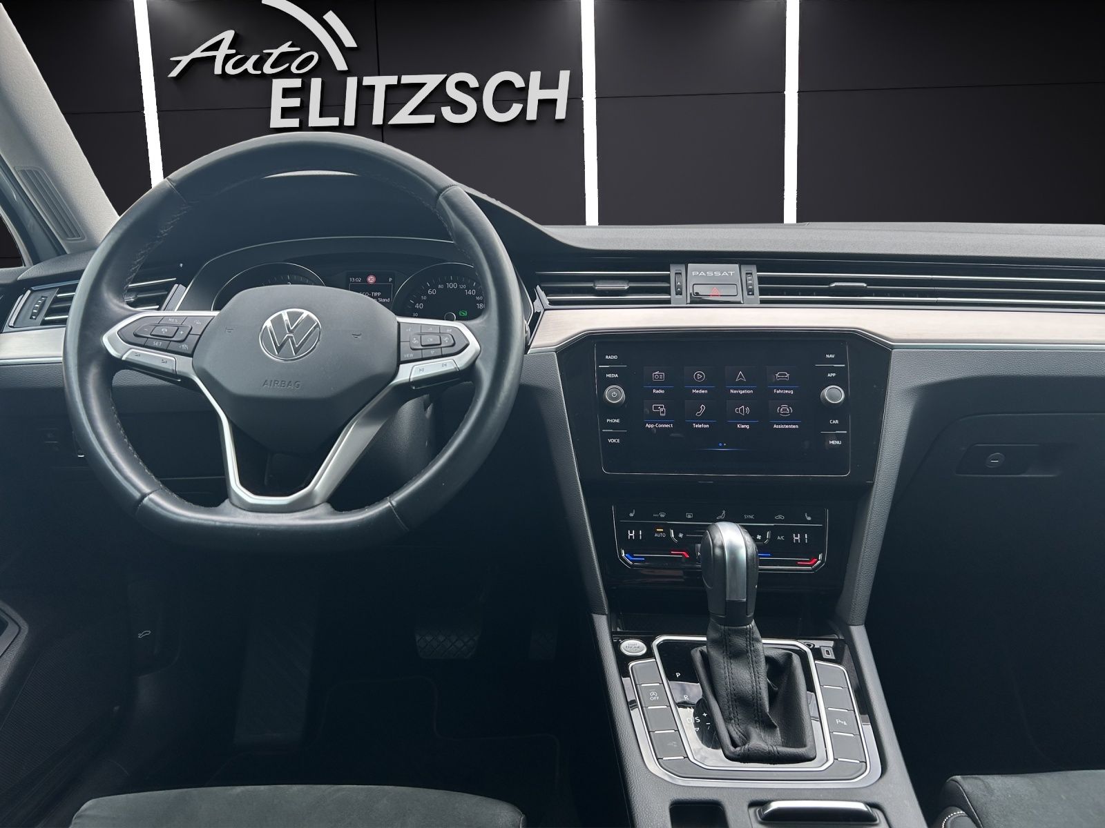 Fahrzeugabbildung Volkswagen Passat Variant Elegance TDI DSG IQ.Light ACC AHK