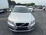 Volvo V70 Kombi Summum 2.0 - Volvo V70 mit Benzin-Antrieb